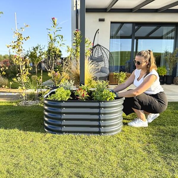 Découvrez notre bilan sur le potager surélevé Unigardia : une jardinière innovante en acier inoxydable qui optimise votre espace de jardinage avec sa fonction 4-en-1.