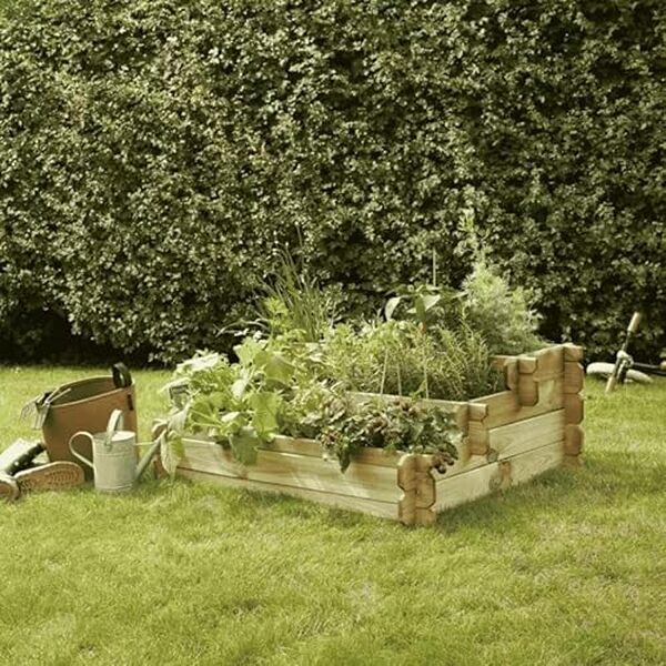 Découvrez l'efficacité du carré potager en bois Cerland Angelic 154L : notre évaluation complète de ce produit écologique et élégant pour donner vie à votre jardin