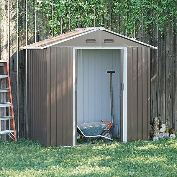 Découvrez notre analyse approfondie de l'abri de jardin en métal Outsunny 1, 8 m² : qualité, durabilité et conseils d'installation pour un rangement extérieur optimal.