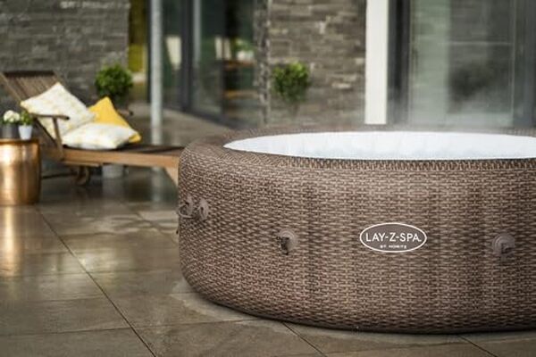 Découvrez notre test détaillé du spa gonflable Bestway St Moritz Airjet pour 5-7 personnes : performances, avantages et inconvénients. 