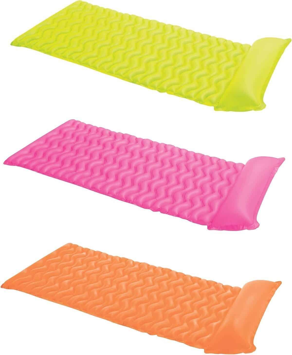 Test : matelas de piscine flottant Intex Tote 'N Float Wave Mat