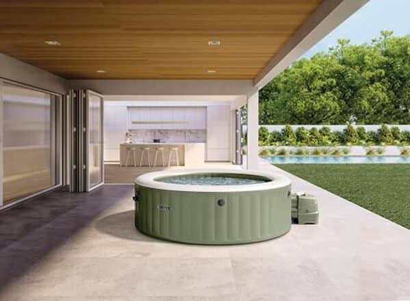Découvrez notre test complet du spa gonflable Intex Pure Sahara pour 8 personnes : caractéristiques, avantages, installation et avis d'utilisation.