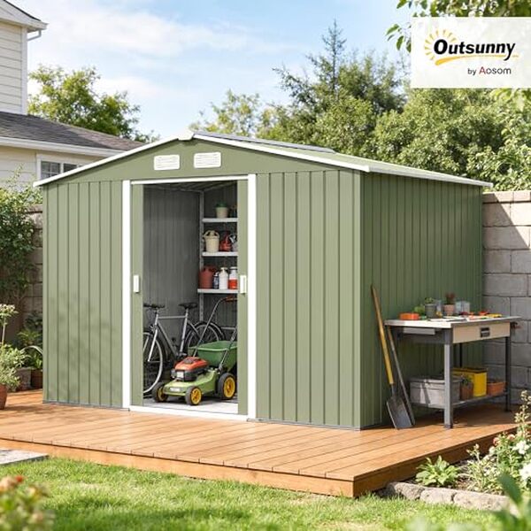 Découvrez notre test complet de l'abri de jardin Outsunny 5, 4 m² en métal avec kit de fondation. Caractéristiques, avantages et installation expliqués.